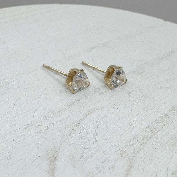 14k Yellow Gold Triangular Stud Earrings CZ Cubic Zirconia Classic Minimalist - Picture 16 of 16